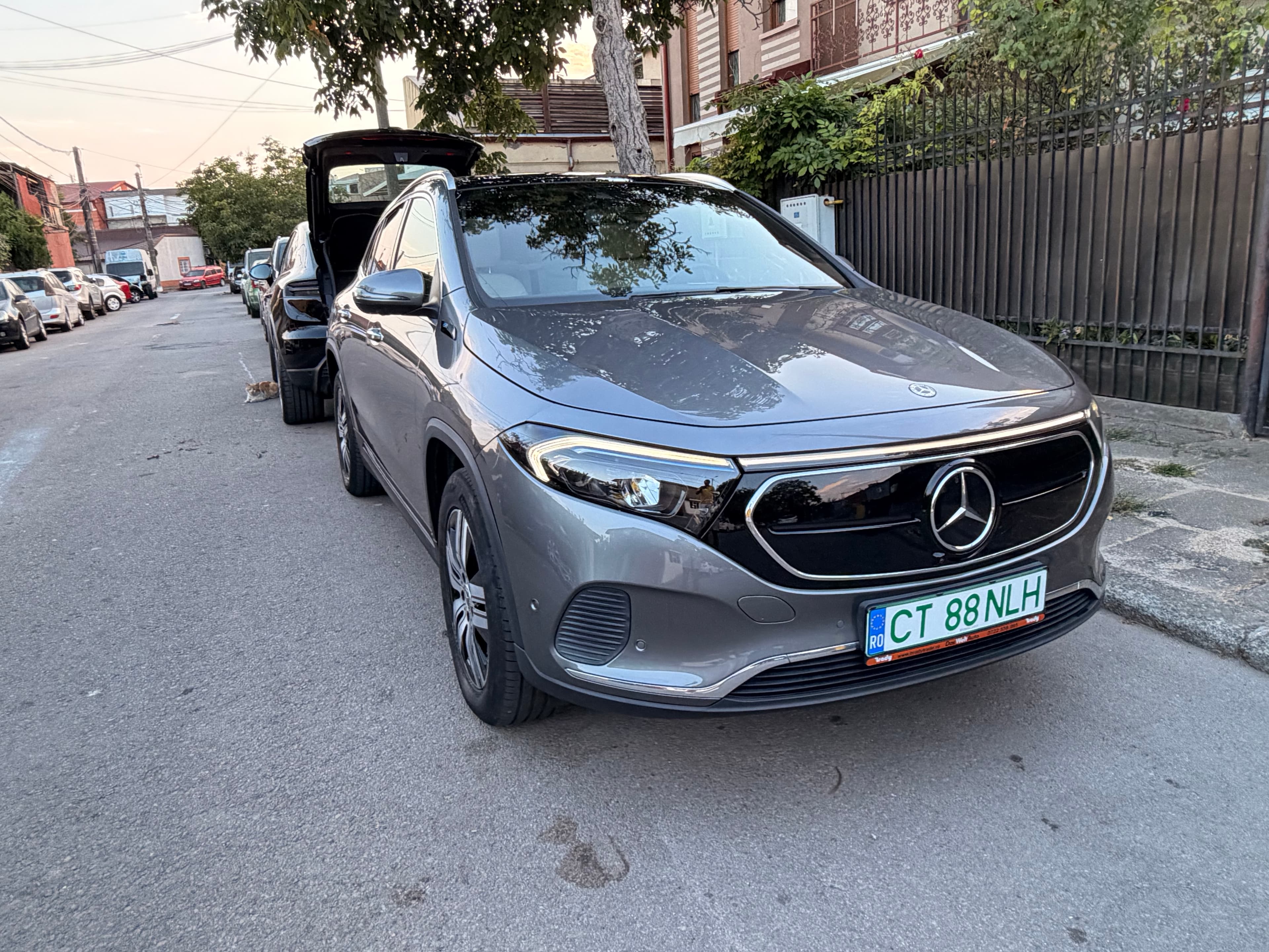 MERCEDES-BENZ EQA 250 | ELECTRIC | PANORAMIC | HUD | 360° | DISTRONIC | INTERIOR BEJ