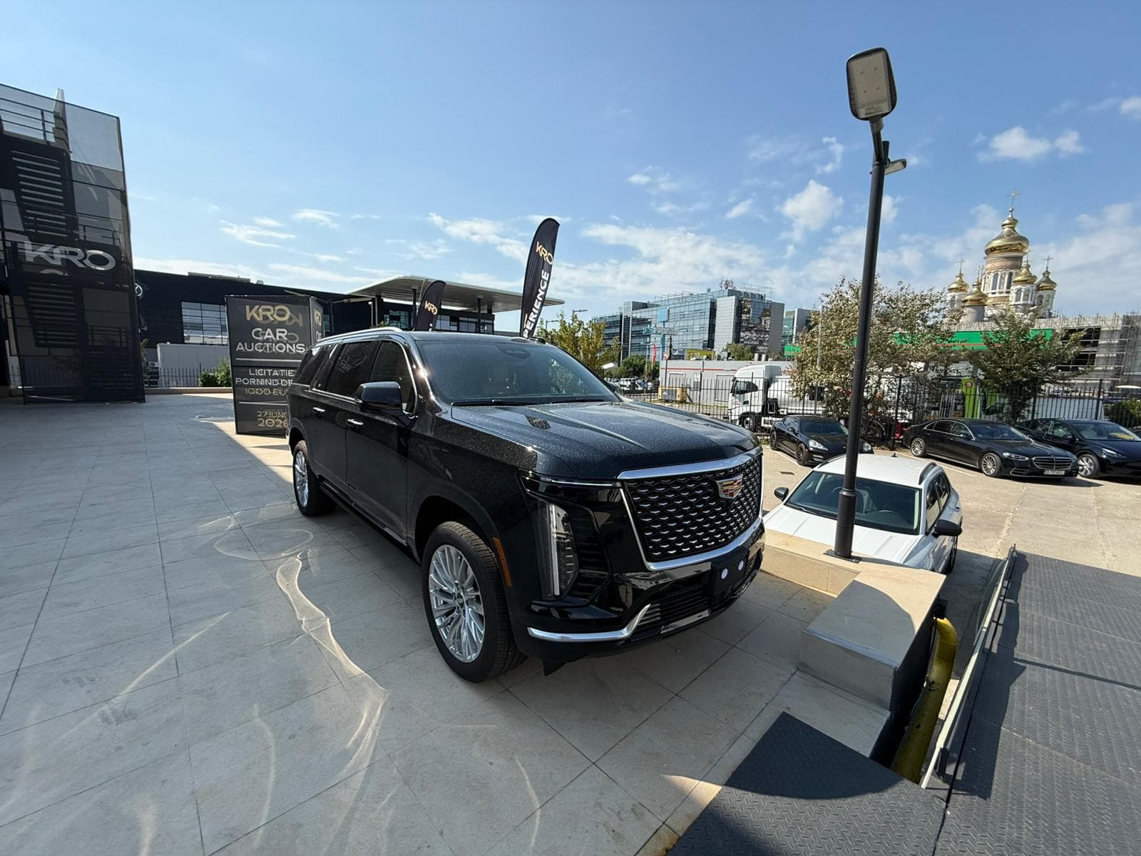 CADILLAC ESCALADE PREMIUM LUXURY (2026) – 6.2L V8 / 420 CP / PE STOC